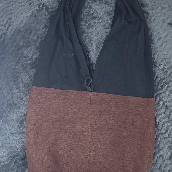 Sling Body Purse With Elephant Design On The Front. - Picture 4 of 10